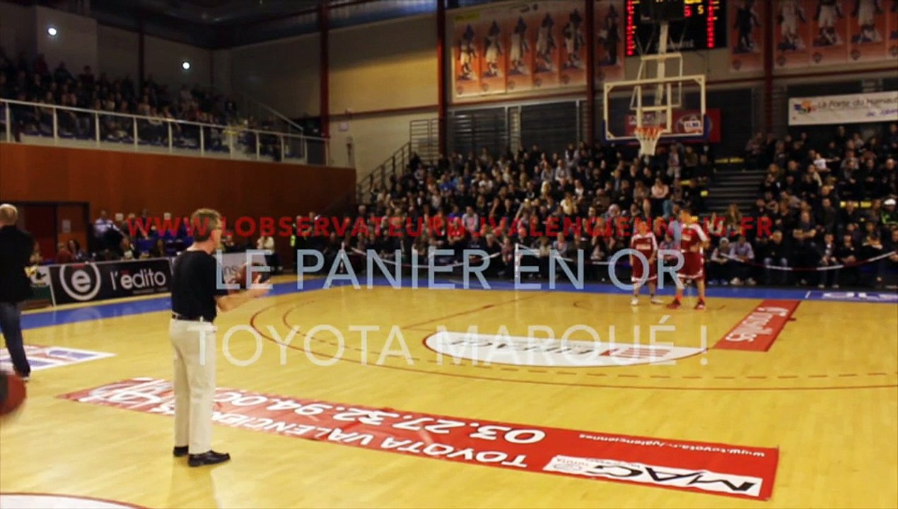 L'incroyable panier d'un joueur amateur de basket