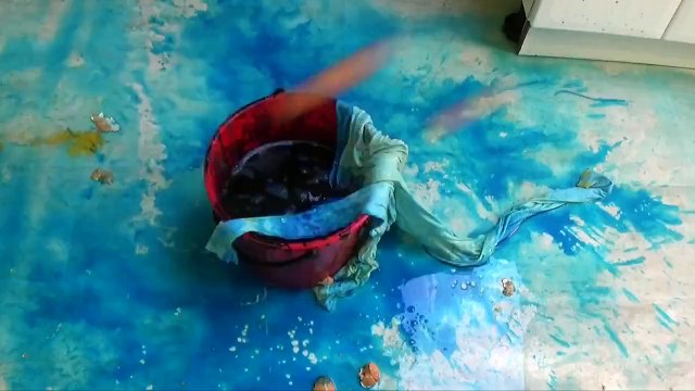 DIY Swirly Tie-Dye T-Shirts | How To | Tutorial