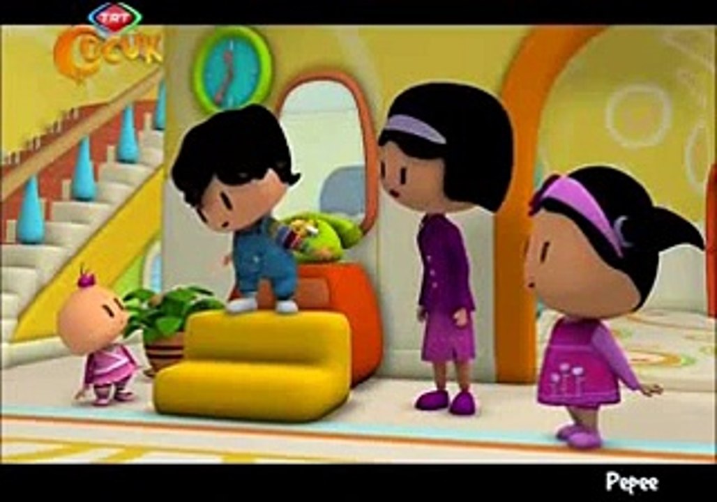 PEPEE Pepee saçını kestiriyor