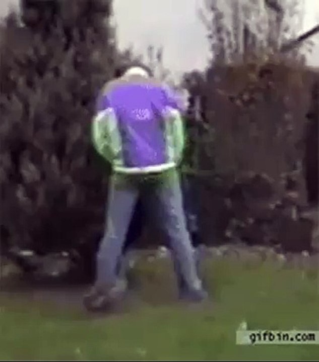 cat bite him while pissing