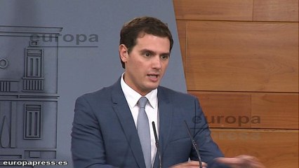 Rivera logra que Gobierno estudie su "pacto por España"