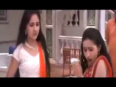 Naira aur Gaytri mein hua jabardast jagada Akshara ne diya Gaytri Ka Saath - 17 aug 2015 - Yeh Rishta kya Kehlata Hai