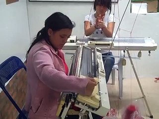 Master Machine Knitting in Bogota 🧶 – Join Our Expert Workshops!