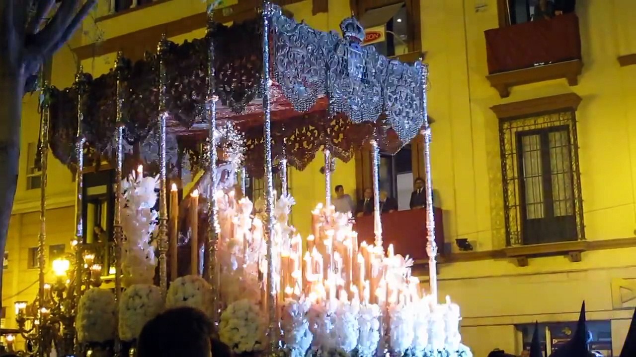 Esperanza Macarena entrando en Campana, 2015