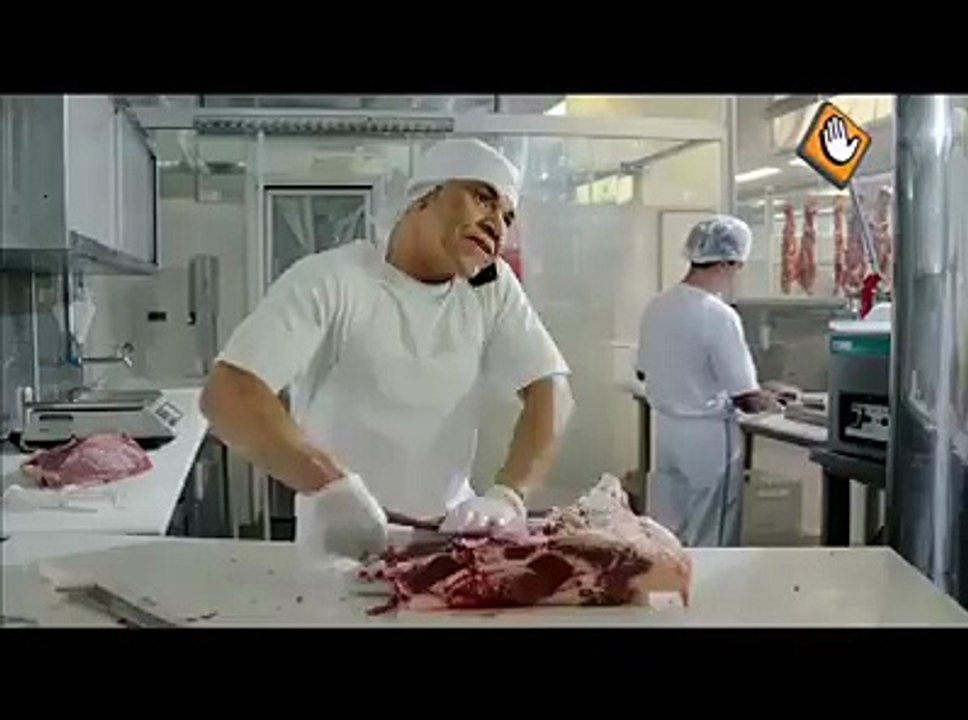 BE CAREFULL!! YOU COULD BE NEXT IF YOU DONT BOTHER IT.. (must watch)