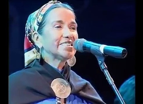 Cantante amazigh o nativos americanos? Cálculo Luisa es mapuche (indígenas mapuches son Chile / Argentina) ..