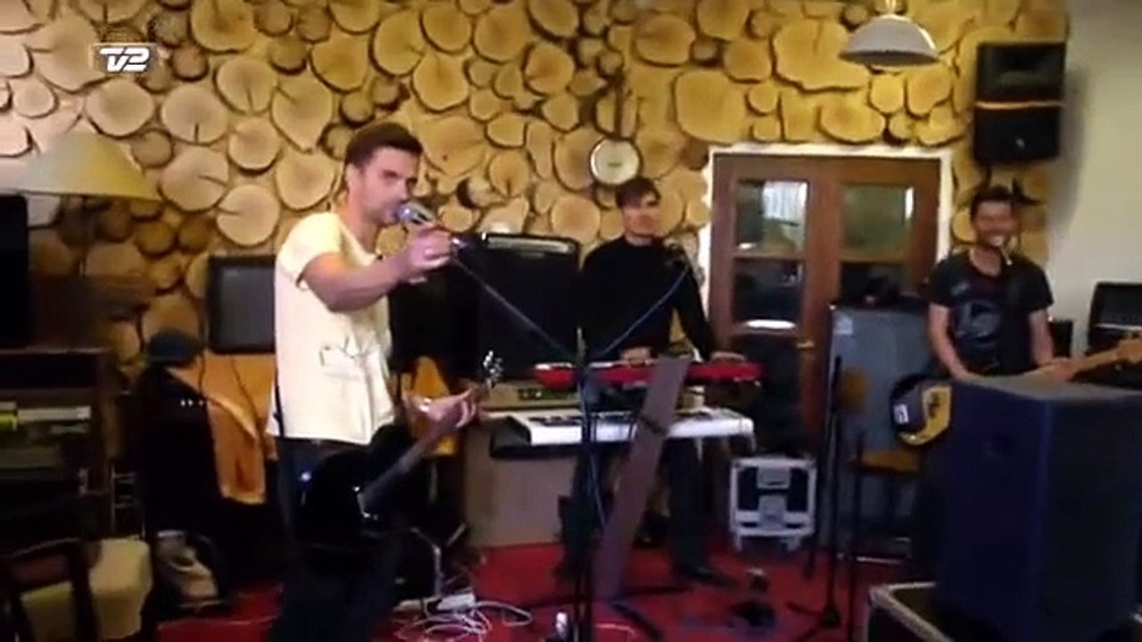 Felix rykker ind - hos Simon Kvamm