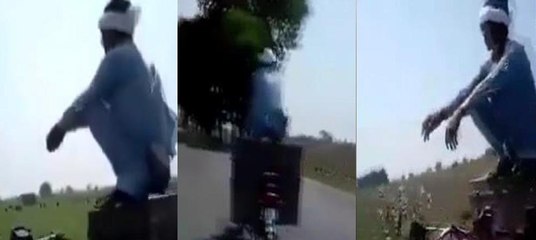 Motorcunun hareketleri görenleri hayrete düşürdü