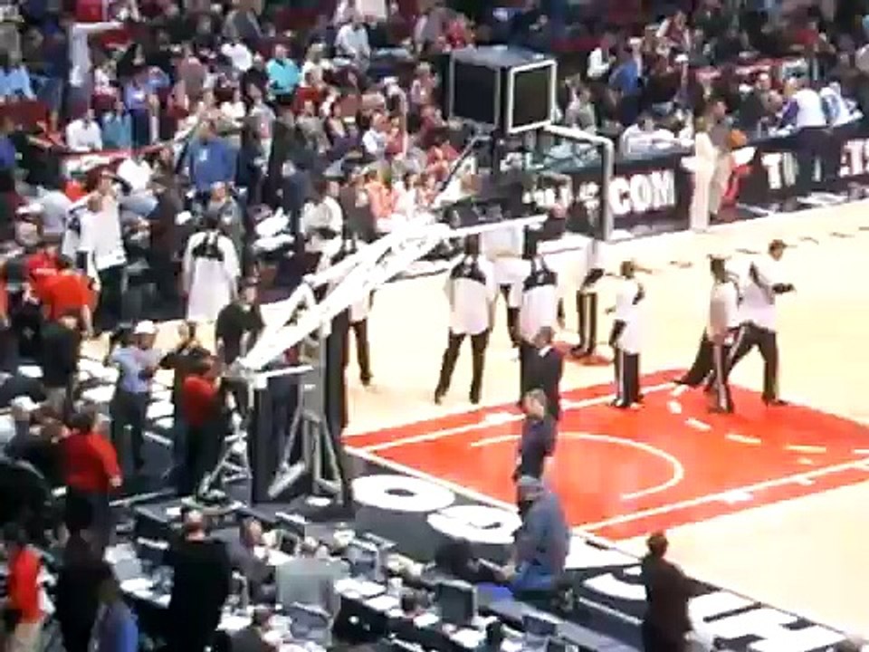 Chicago Bulls - World Famous Intro