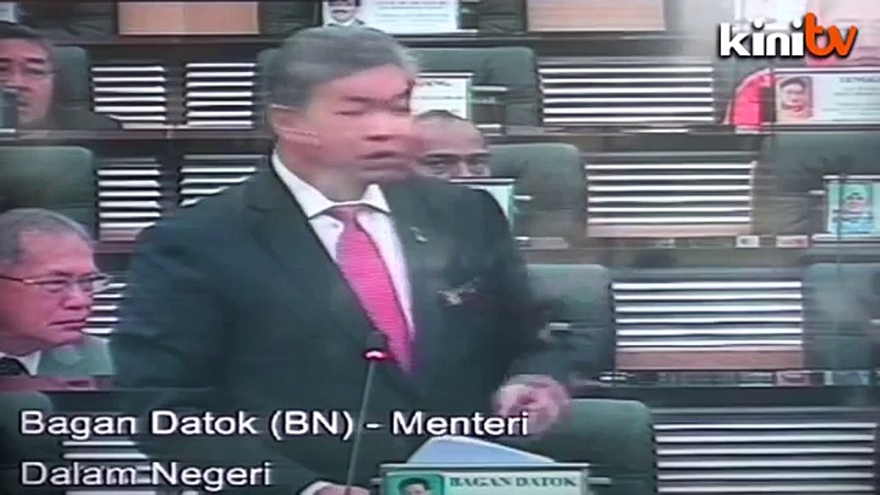 Parliament Uncut: Zahid - "Azmin doesn't sit with PKR because he didn't become MB"