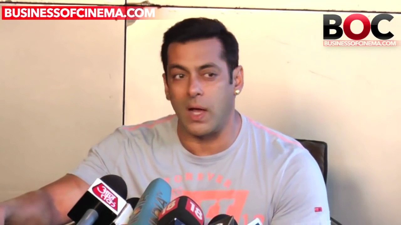 Exclusive Salman Khan Sings Main Hoon Hero Tera Live