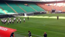 L'allenamento del Milan prima del debutto in Coppa Italia di domani a San Siro contro il Pereugia