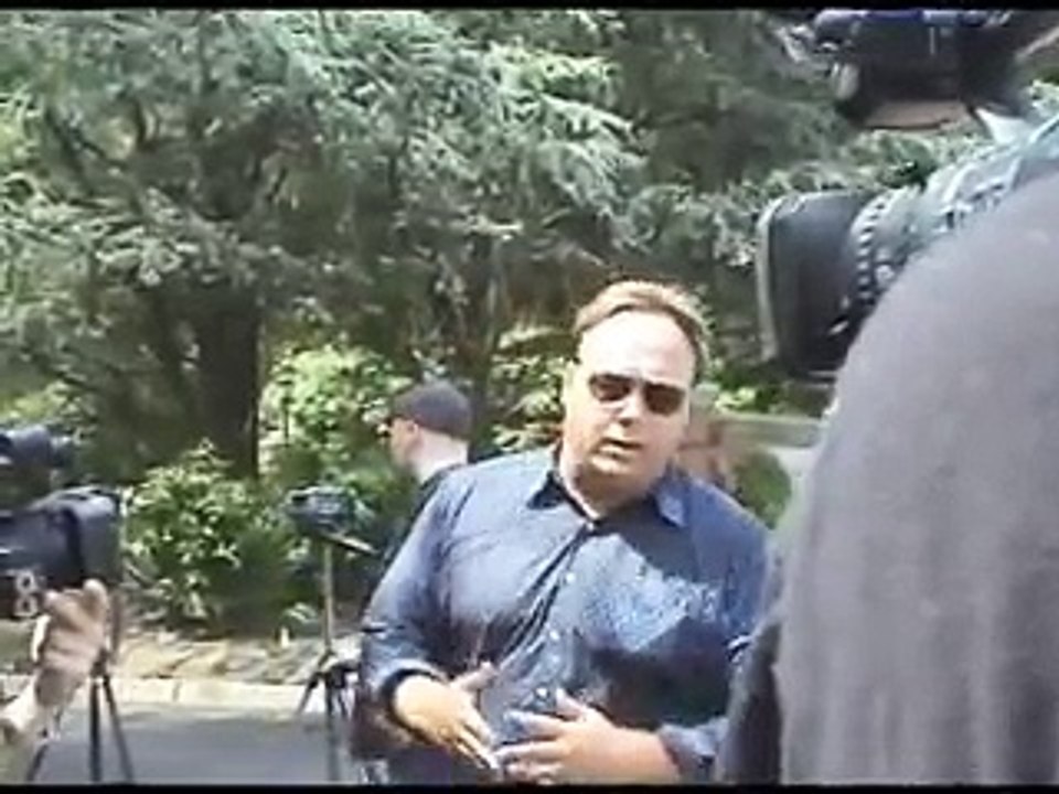 Alex Jones and Luke Rudkowski Bilderberg 2008