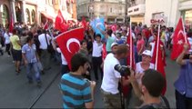 Beyoğlu'nda 'Şehitler için ayağa kalkıyoruz' yürüyüşü