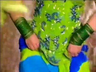 PAKISTAN - BEST of NARGIS MUJRA PUNJABI SONG - 'Harey Rang Diyan Wagan' by SINGER- NOORAN LAL