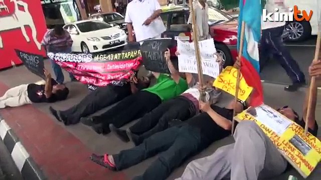 Peserta flashmob 505 'tidur' atas pembahagi jalan