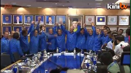 Anwar to govt: Cut 'Maharaja' style spending and resist GST