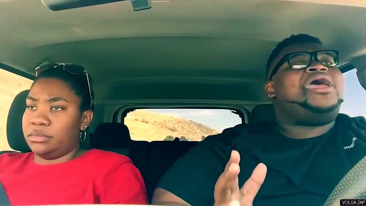 Il pourrit 7h de trajet avec sa soeur en musique dans la voiture... le Boss !!
