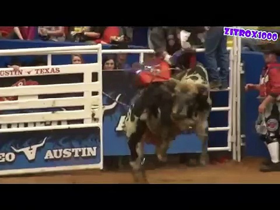 Payaso de Rodeo ¡¡En Accion!! (SALVANDO AL VAQUERO)