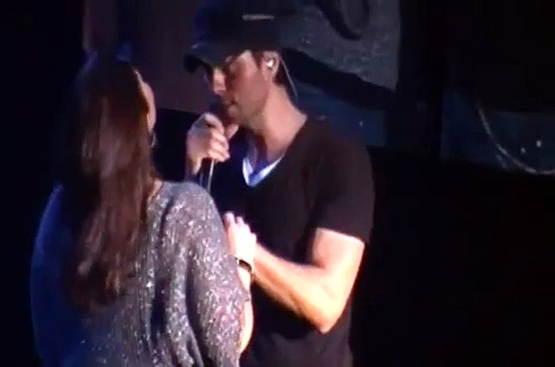 Enrique Iglesias - Hero - Live @  MOViN's 99.7 Triple Ho Show 12/1/10