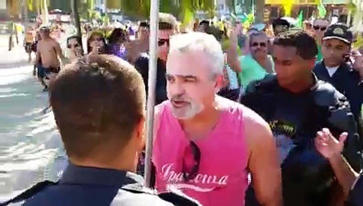 Tumulto durante protesto no Rio