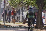 Andar de bicicleta vira moda em São Paulo