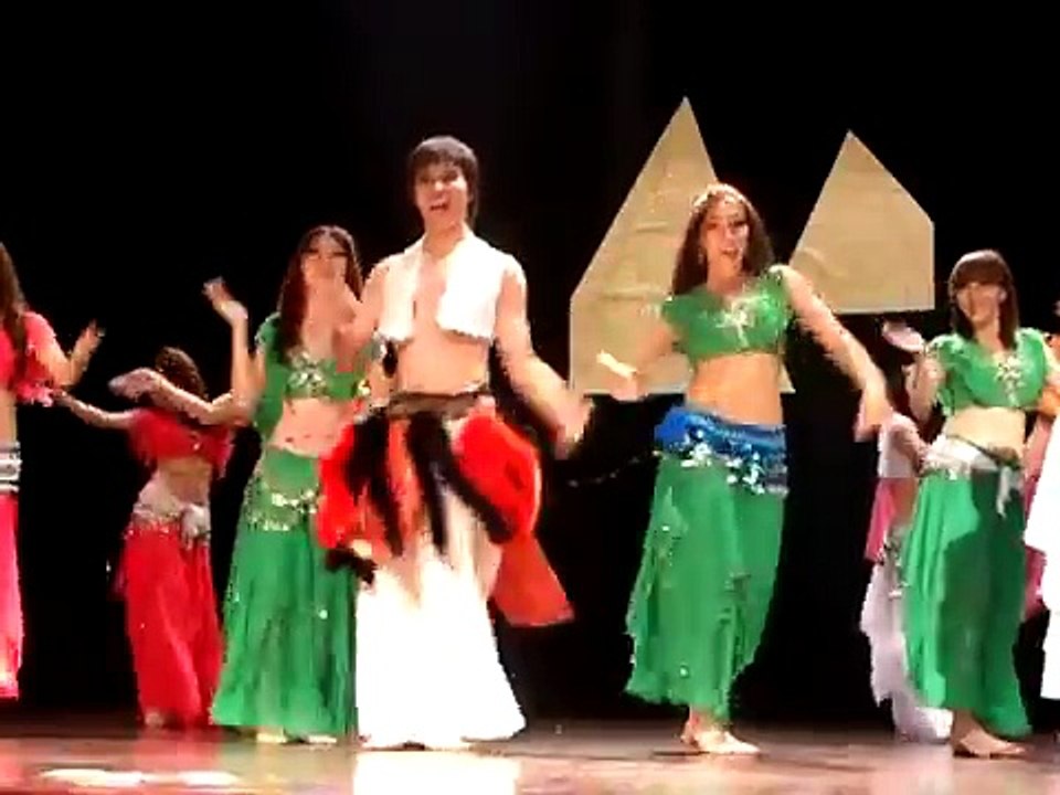 玩美舞孃 - Belly dance by taiwanese - Kiss