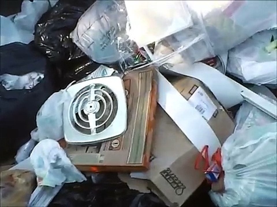 First day of dumpster diving - full documentary (homeless scrapping mgtow)