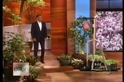 Obama dancing gangsta on Ellen DeGeneres (2Pac remix!)