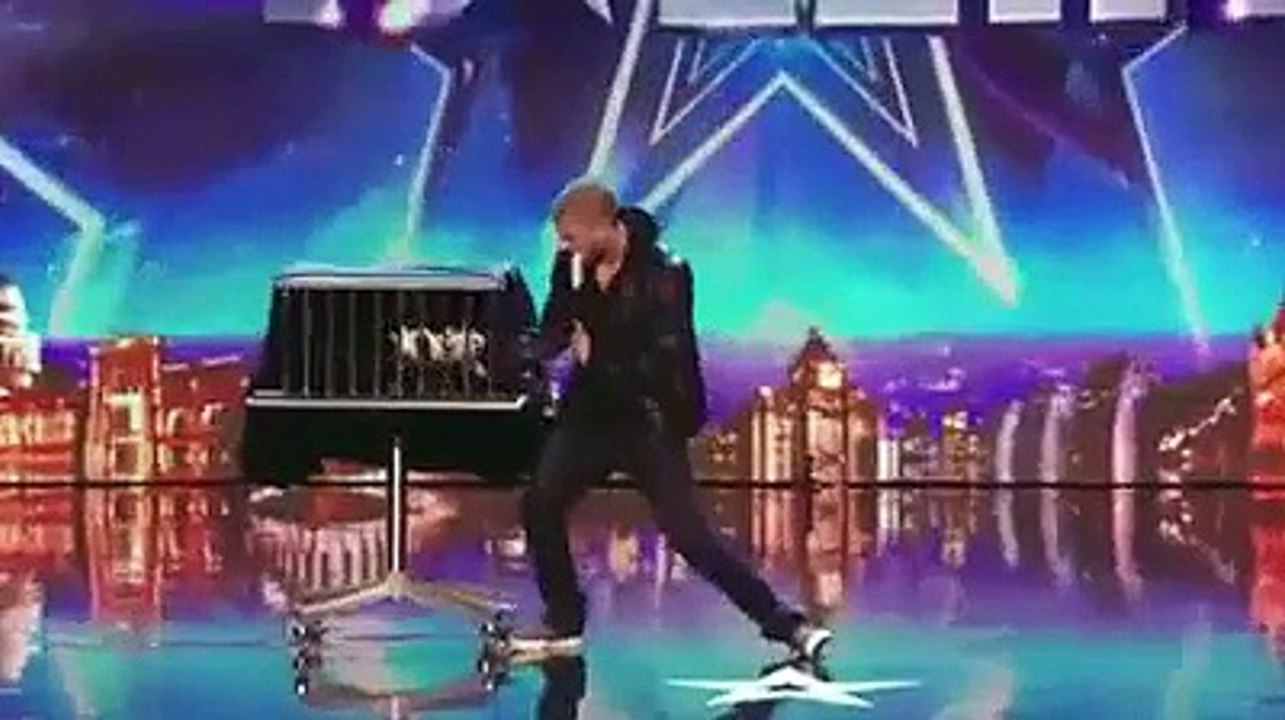 Magic Fire And Birds - Must Watch(fly bees)