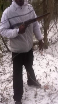 Big Fail: shooting a sawed off Shotgun by real gangsta!