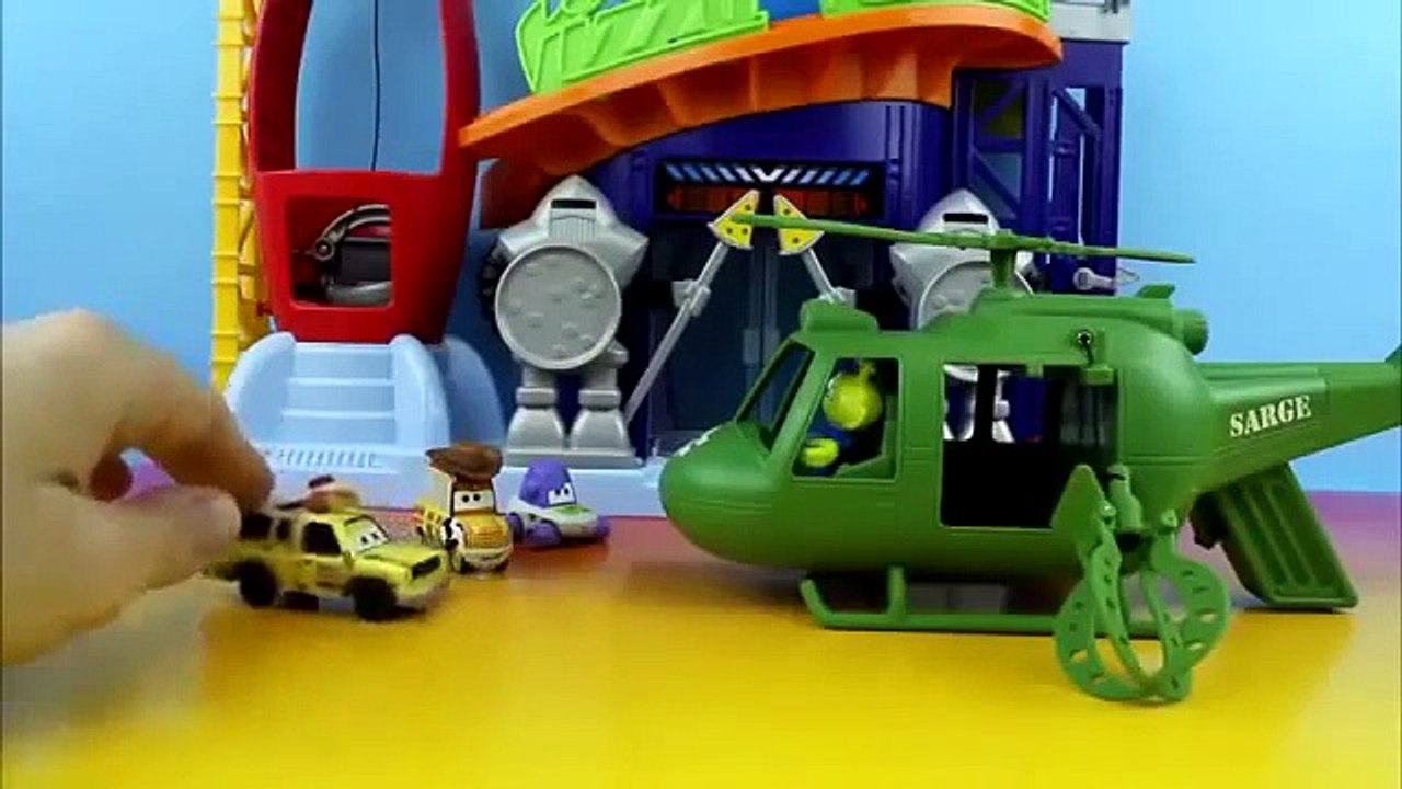 Toy Story 2 - Buzz Lightyear opening scene HD