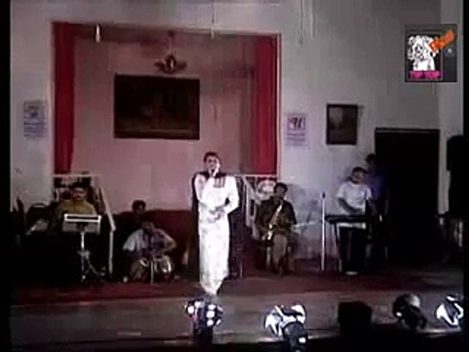 Pakistani Stage Dance   Roma   Sayoni Mera Mahi One