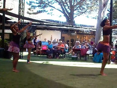 Dance performance by amateur children at Laguna Beach Art Festival - August 16, 2015