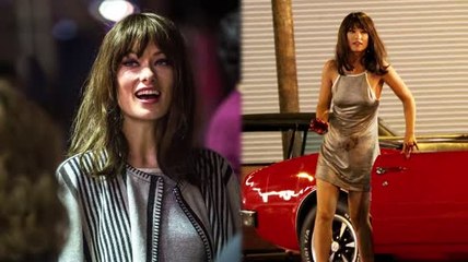 Olivia Wilde se luce en un traje plateado diminuto en el set de 'Vinyl'