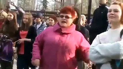 Granny Satisfaction Dance   Бабуля зажигает
