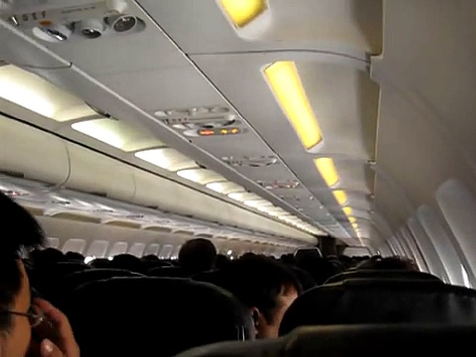 Air Asia Airbus 320 Landing at Singapore Changi Airport from Kuala Lumpur