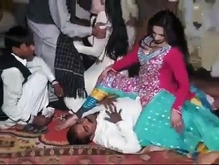 New Hot Desi Pakistani Mujra Dance in Wedding Party