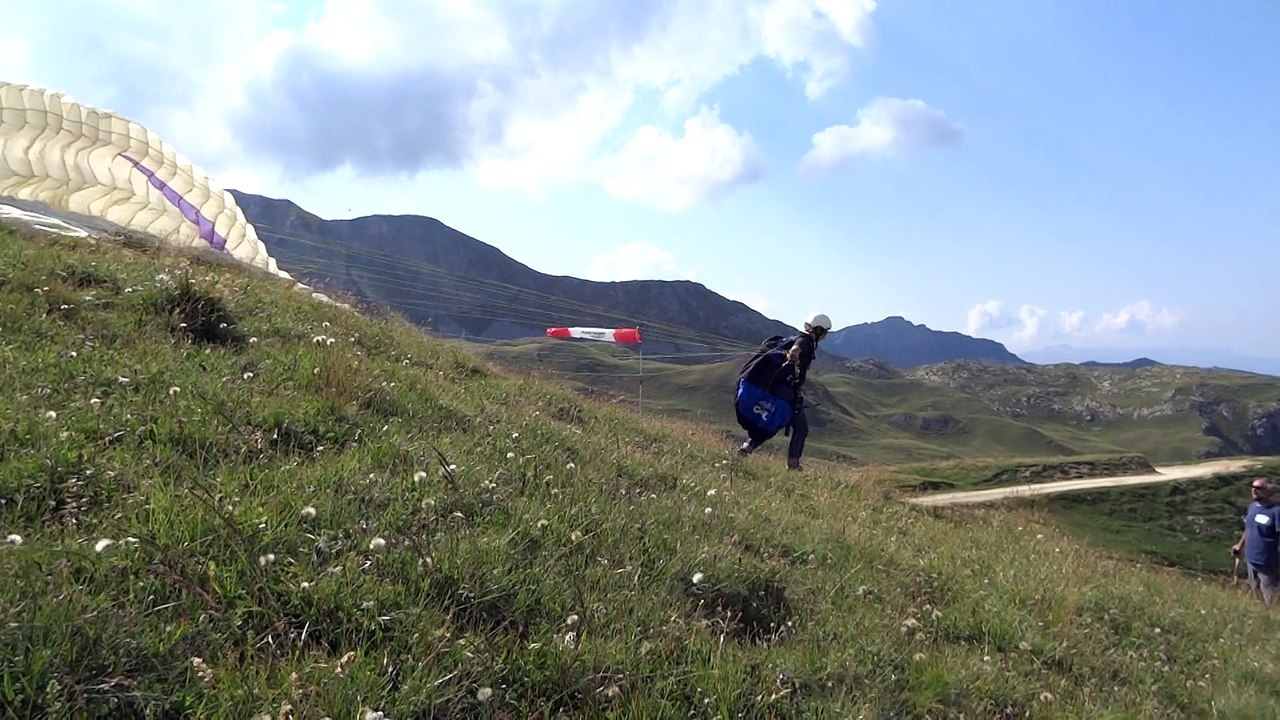1er vol solo en parapente d'Isabelle