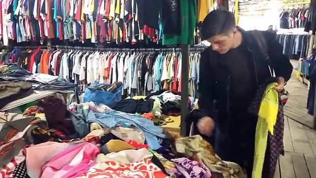 ValorisationLab vintage scarves in to unique caps.