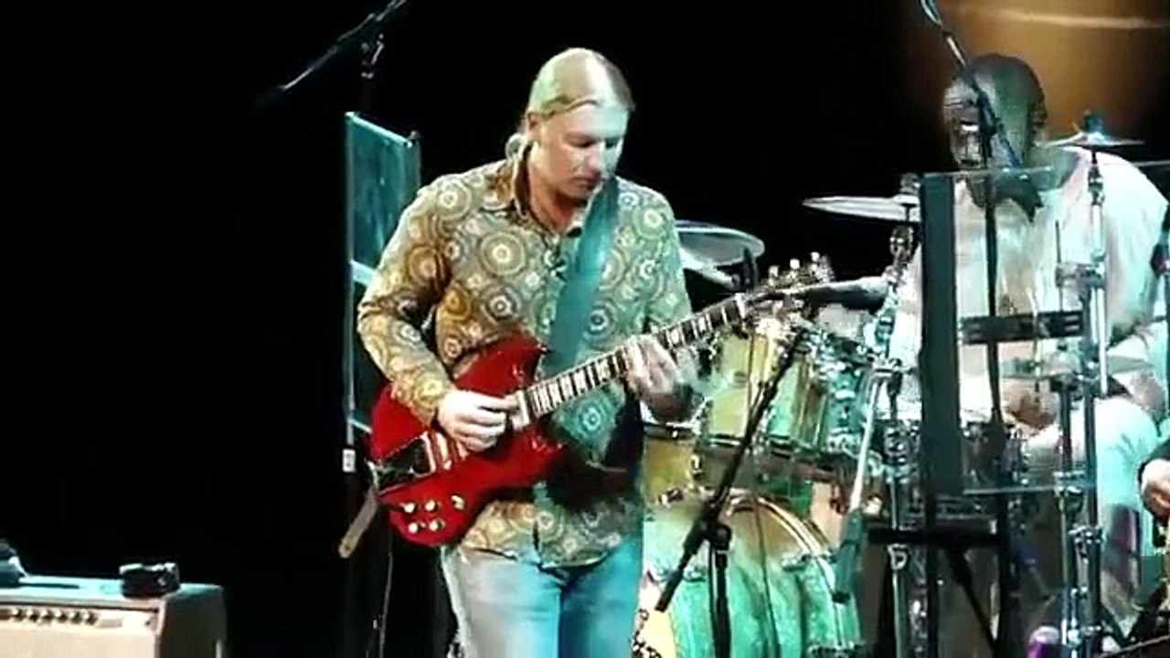 Derek Trucks Amazing Slide Guitar Solo - Down in the Flood - The Derek Trucks Band