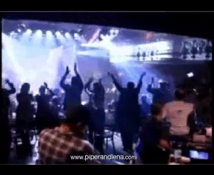 Piper Perabo-Coyote Ugly-behind the scenes