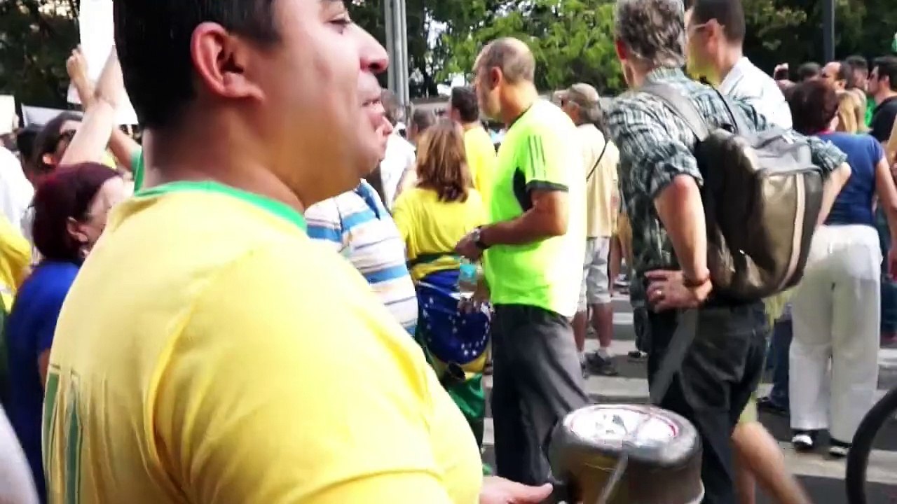 Massenproteste in Brasilien gegen Präsidentin Rousseff
