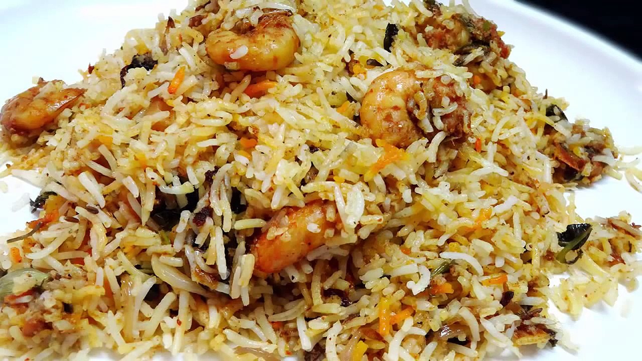 How to prepare Restaurant Style Prawn Dum Biryani