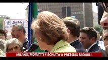 Letizia Moratti fischiata al presidio dei disabili (Milano, 19/05/2011)