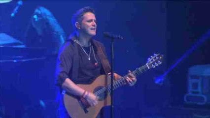 Alejandro Sanz triunfa en Cap Roig con su inconfundible voz