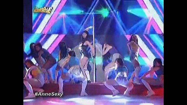 Anne Curtis twerks on It's Showtime!