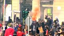 Batalla campal en la gran marcha de indignados que ha recorrido Roma