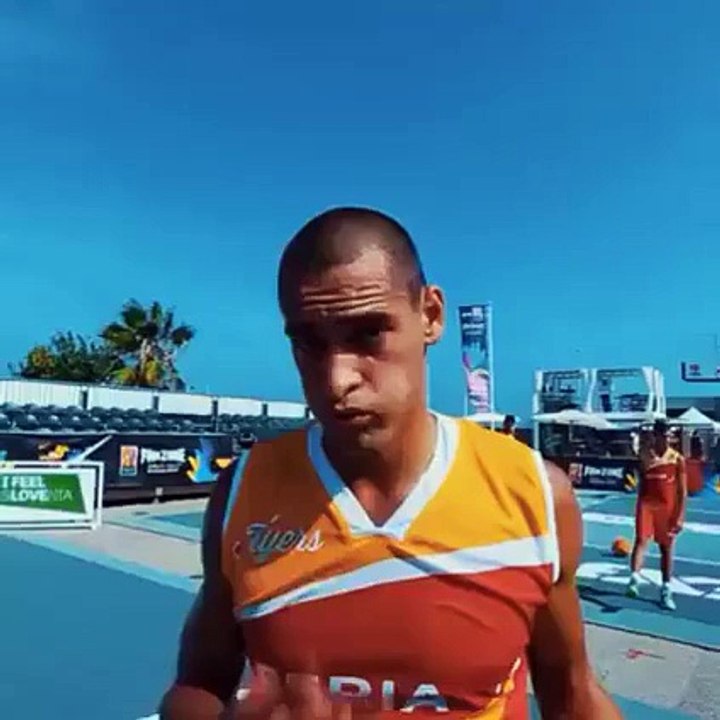 Dunk acrobatique