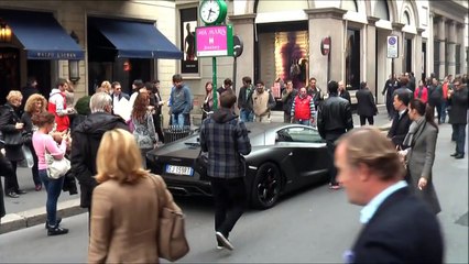 People's reaction at the sight of the Lamborghini Aventador LP700-4!